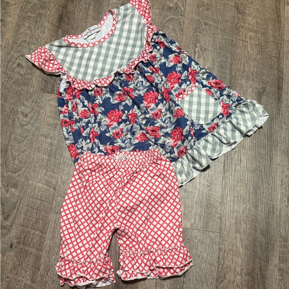 Adorable sweetness Floral and Checkered Outfit